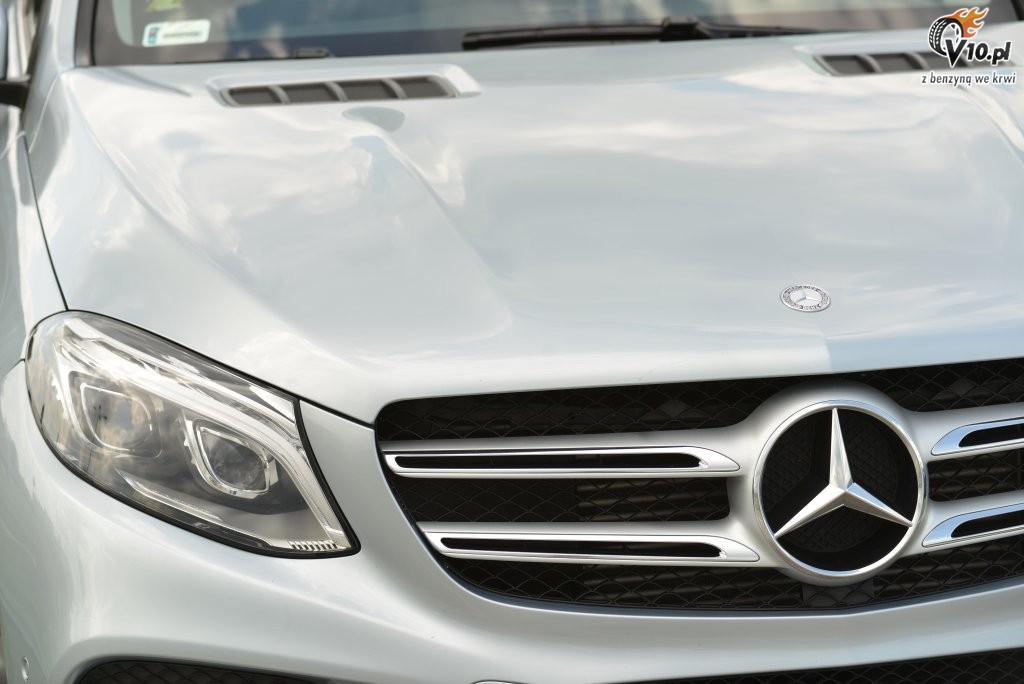 Volvo XC90 D5 vs. Mercedes GLE 350d - test