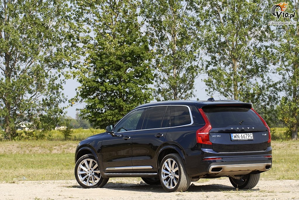Volvo XC90 D5 AWD vs. VW Touareg 3,0 TDI 4Motion