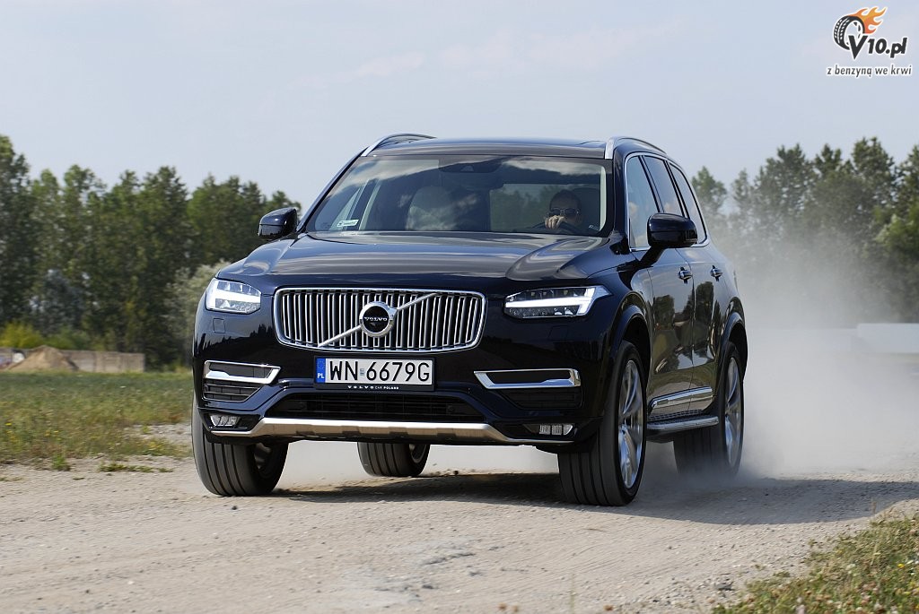 Volvo XC90 D5 AWD vs. VW Touareg 3,0 TDI 4Motion