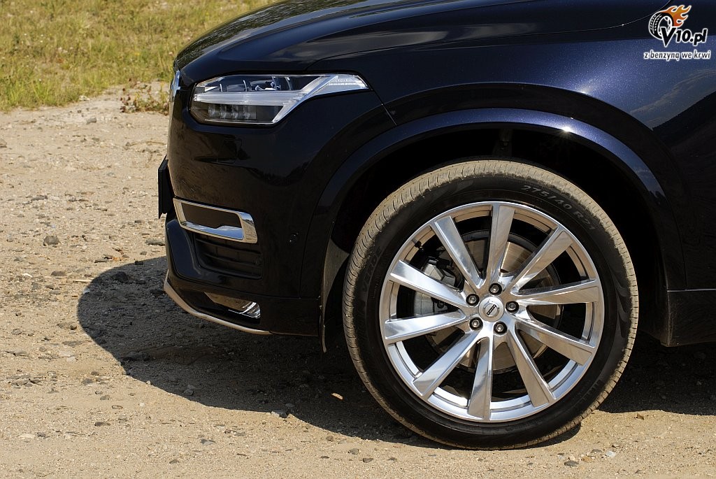Volvo XC90 D5 AWD vs. VW Touareg 3,0 TDI 4Motion