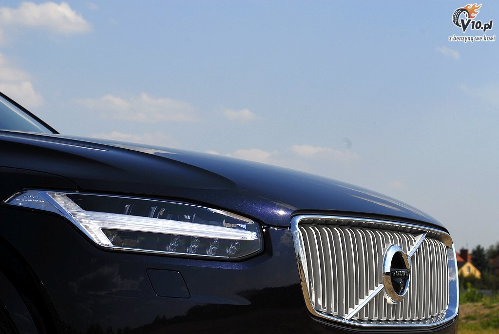 Volvo XC90 D5 AWD vs. VW Touareg 3,0 TDI 4Motion