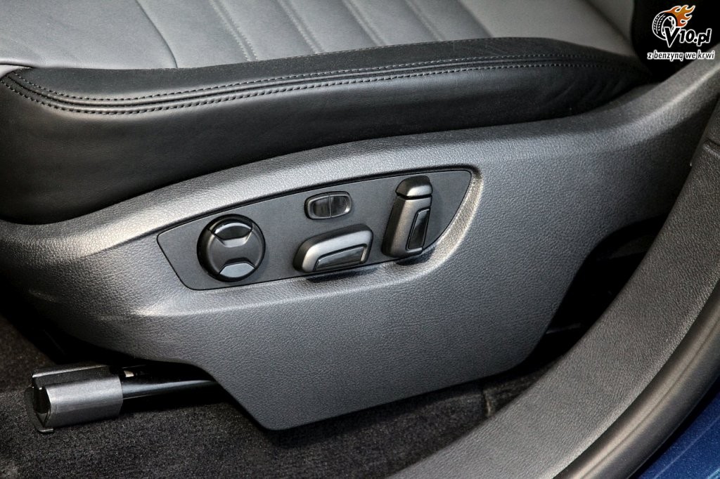 Volvo XC90 D5 AWD vs. VW Touareg 3,0 TDI 4Motion