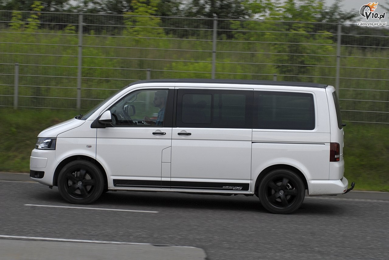 VW Multivan 2.0 BiTDI Edition 25