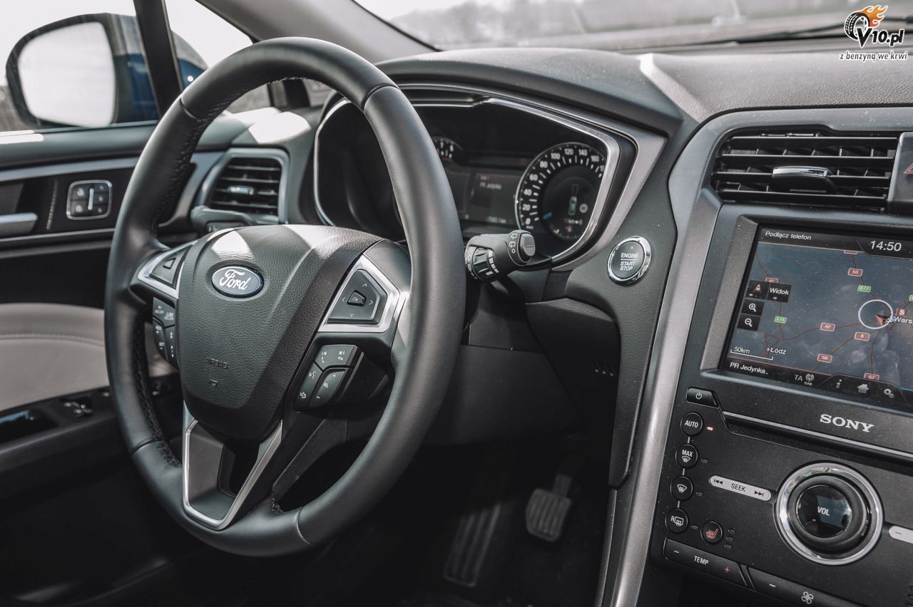 Volkswagen Passat Variant vs Ford Mondeo liftback