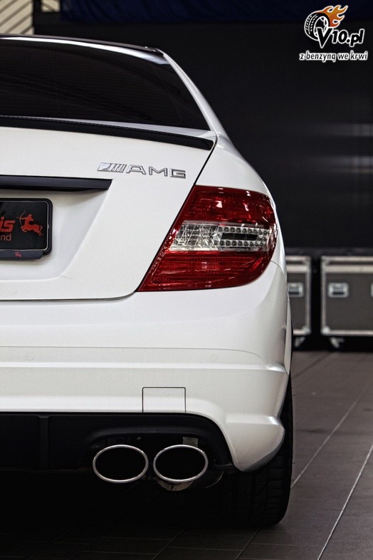 Mercedes C63 AMG Romeo Ferraris