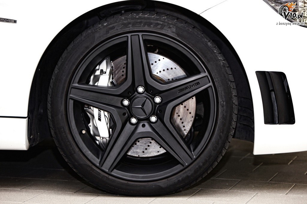 Mercedes C63 AMG Romeo Ferraris