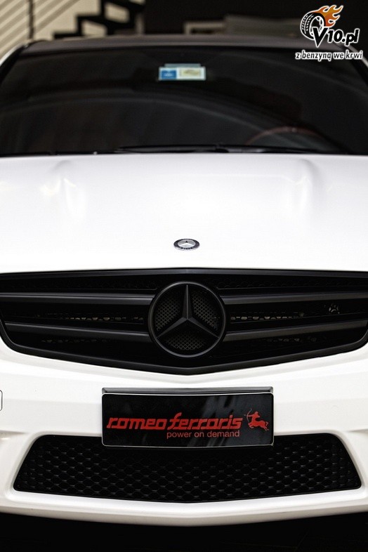 Mercedes C63 AMG Romeo Ferraris