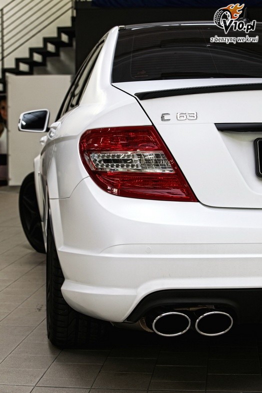 Mercedes C63 AMG Romeo Ferraris