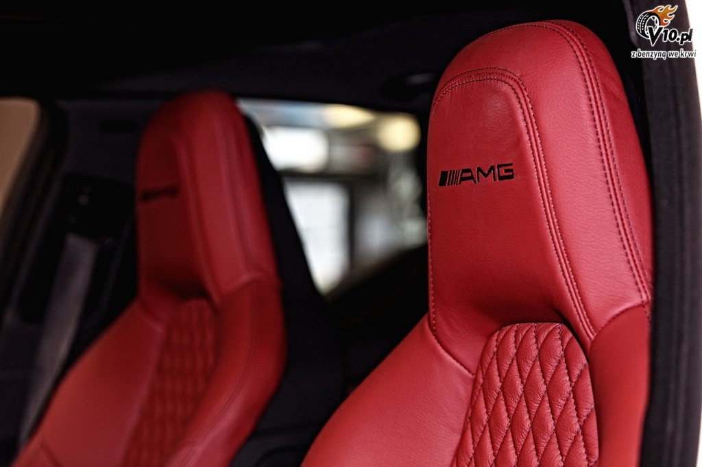 Mercedes C63 AMG Romeo Ferraris