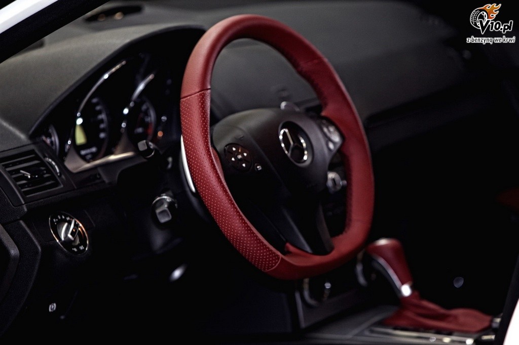 Mercedes C63 AMG Romeo Ferraris