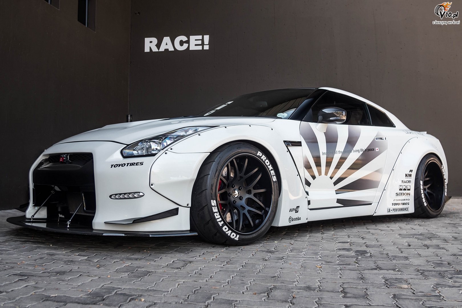 Nissan GT-R