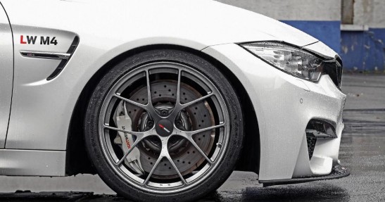 BMW M4 Coupe Lightweight