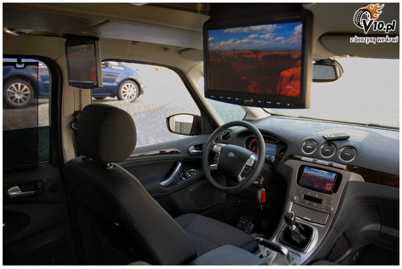 Ford z zestawem audio-video od Auto-Boss