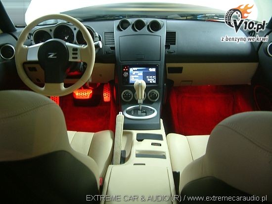 Nissan 350Z white SHOW Extreme Car Audio