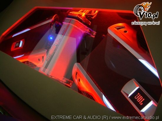 Nissan 350Z white SHOW Extreme Car Audio