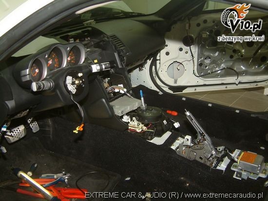 Nissan 350Z white SHOW Extreme Car Audio
