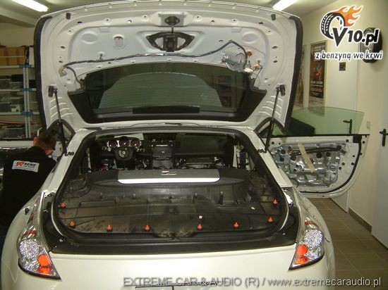 Nissan 350Z white SHOW Extreme Car Audio
