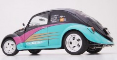 VW Beetle (1965) wypeniony po brzegi sprztem audio