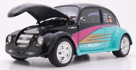 VW Beetle (1965) wypełniony po brzegi sprzętem audio