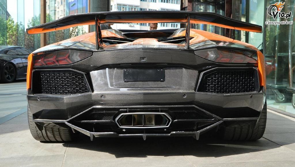 Lamborghini Aventador Roadster SV