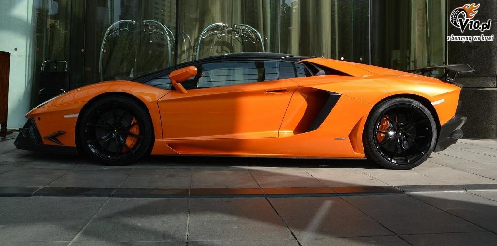 Lamborghini Aventador Roadster SV