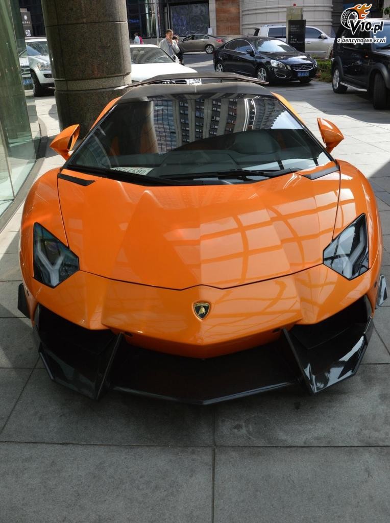 Lamborghini Aventador Roadster SV