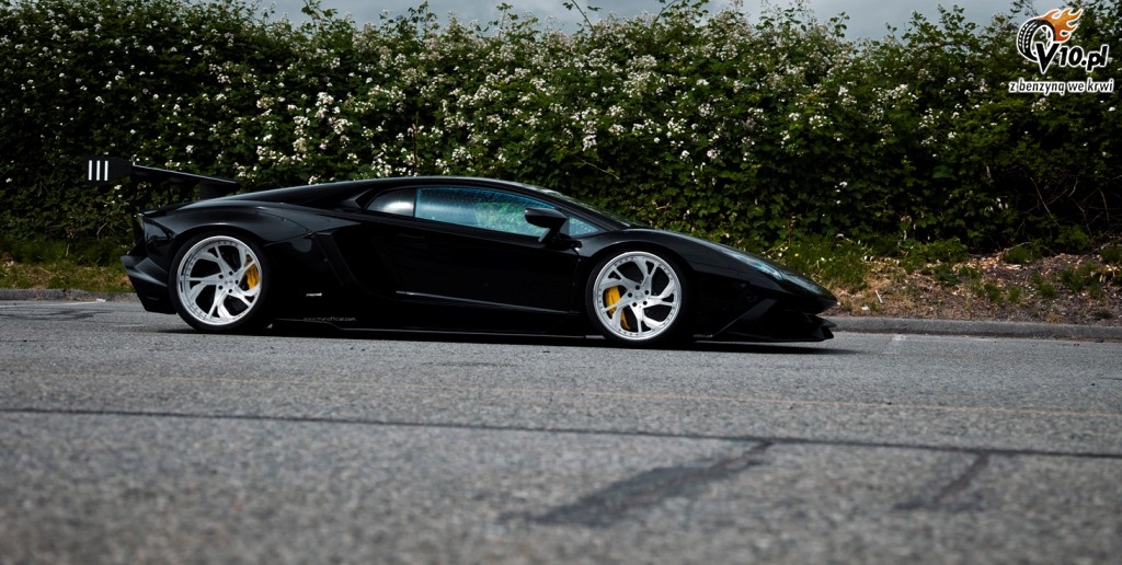 Lamborghini Aventador Liberty Walk