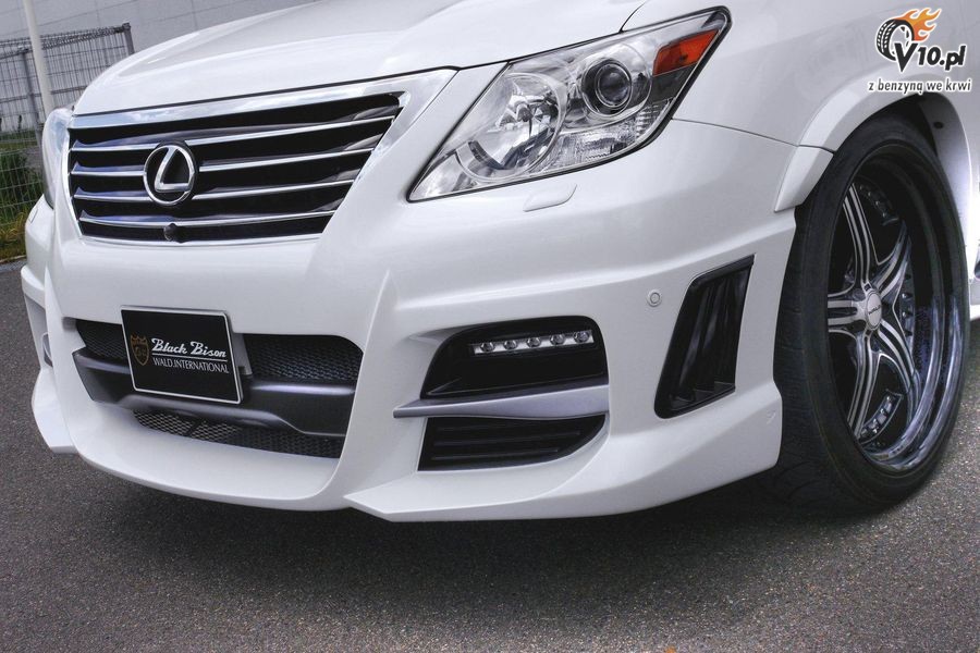 Lexus LX570 Wald International
