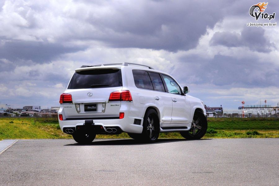 Lexus LX570 Wald International