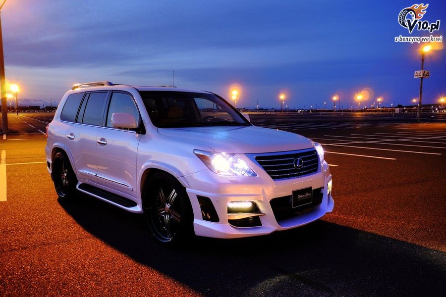 Lexus LX570 Wald International