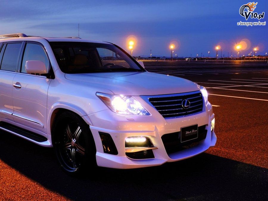 Lexus LX570 Wald International