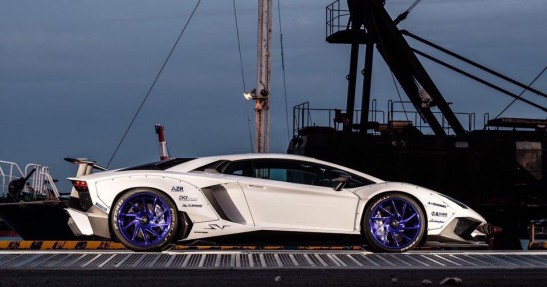 Liberty Walk Lamborghini Aventador