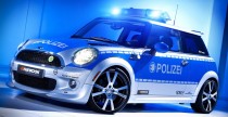 Elektryczne MINI dla policji