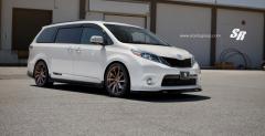 Toyota Sienna SR Auto Group