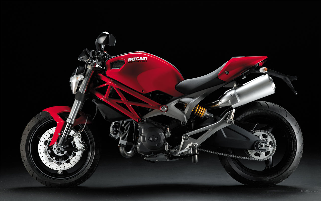 Ducati monster 696 vs honda cbr600rr #3