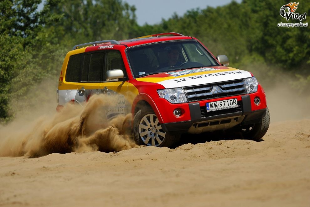 Mitsubishi Pajero Dakar 2010