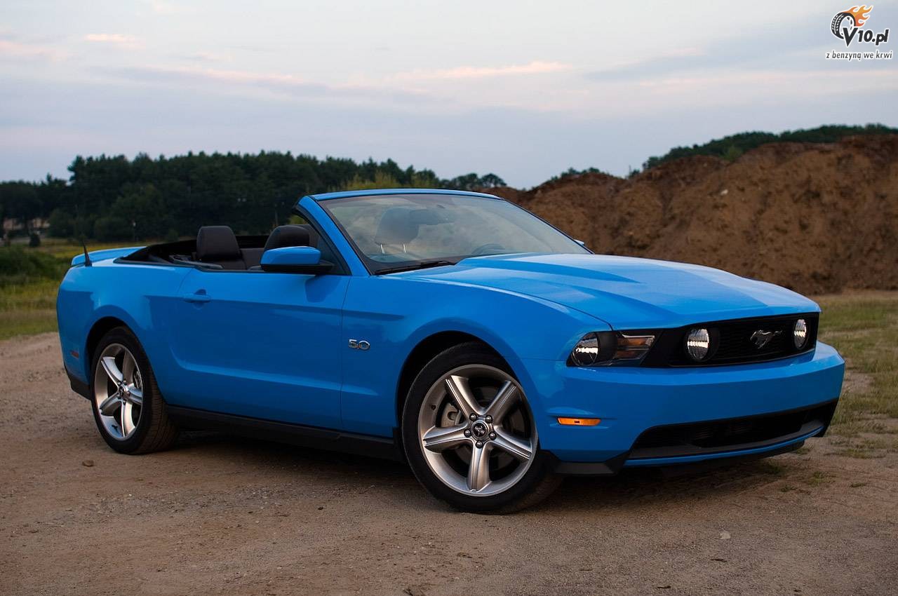 2011 Ford mustang v8 convertible #3